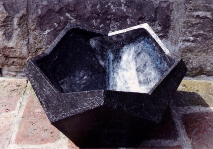 K-3.2.003 Dodekaederschale Mit Sockel  Hoehe 73cm